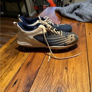 Men’s size 11.5 new balance cleats